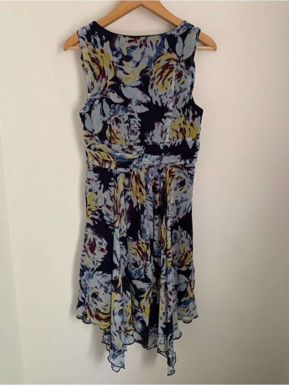 Jonathan Martin Floral Midi Dress - Picture 6 of 10